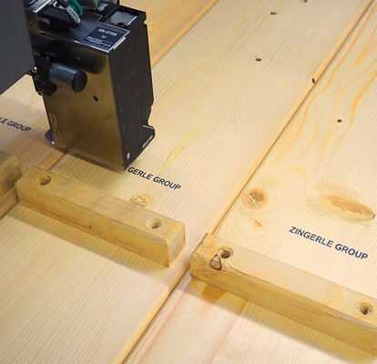 La stampa a inchiostro viene applicata a un set da birreria.