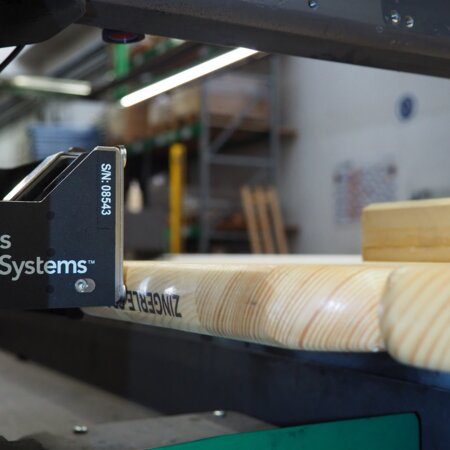 Personalizzazione di un set da birreria usando stampa a inchiostro.