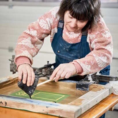 Il logo viene applicato in serigrafia.