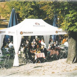 Erstes Faltzelt Mastertent 1993 Auf dem Bild sieht man das 1. Faltzelt, das Mastertent 1993 für die Firma Paulaner hergestellt hat.