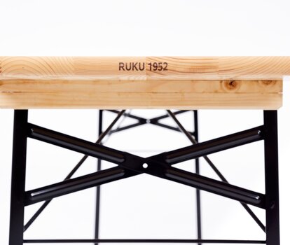The front of the beer table was printed using ink printing.