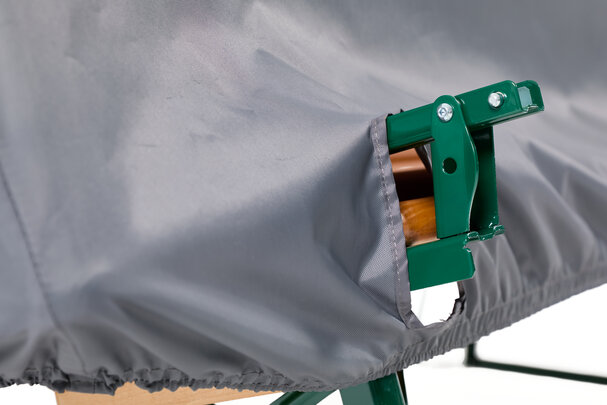 Close-up of the backrest recess of the outdoor table cover