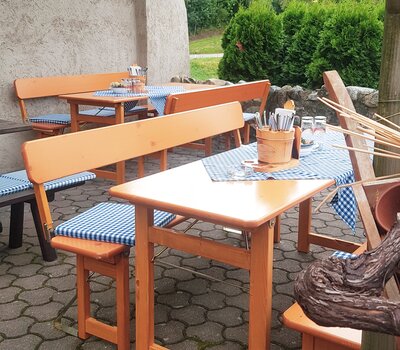 Rustica beer tent set with backrest at Trinnerhof Rustica sets with backrests, were placed at the traditional guesthouse Trinnerhof.